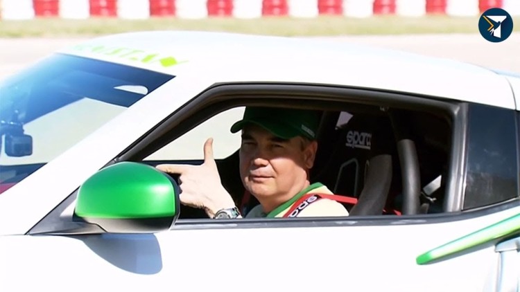Президент Туркменистана​ устроил дрифт на Nissan 370Z